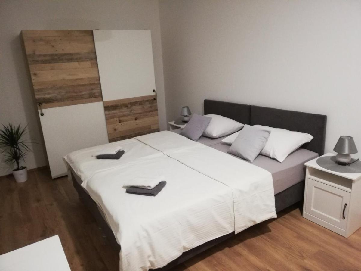 Guest House Lucija Buzin Εξωτερικό φωτογραφία