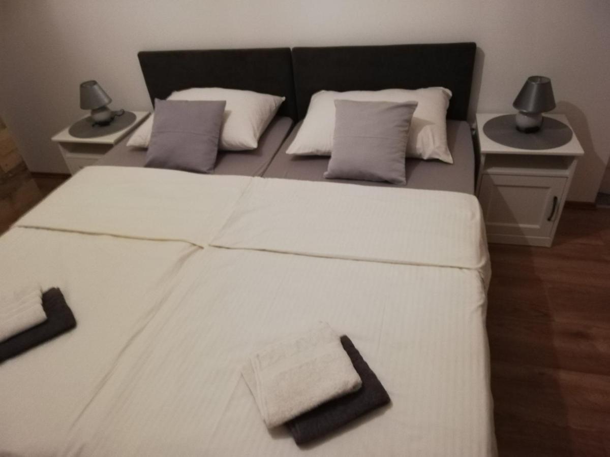 Guest House Lucija Buzin Εξωτερικό φωτογραφία